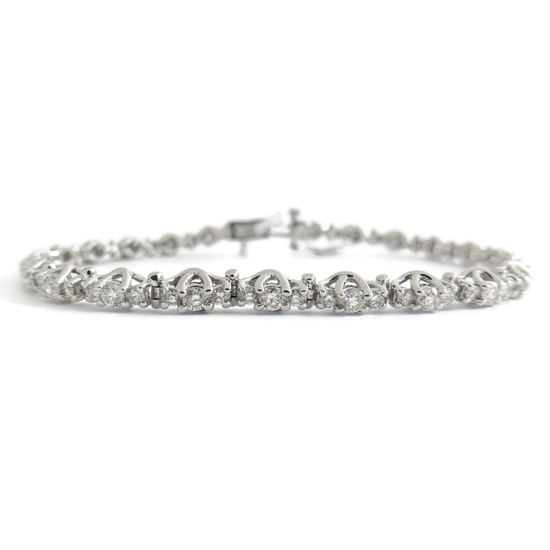 3-STONE LUCIDA ROUND DIAMOND TENNIS BRACELET 14K WHITE GOLD: 3-Stone Lucida Round Diamond Tennis Bracelet 14K White Gold Brand: Unbranded Type: Bracelet Material: 14K white gold, Main Stone/Creation Natural Color: Silver Size: Length: 7 inches Width: 4.3 mm