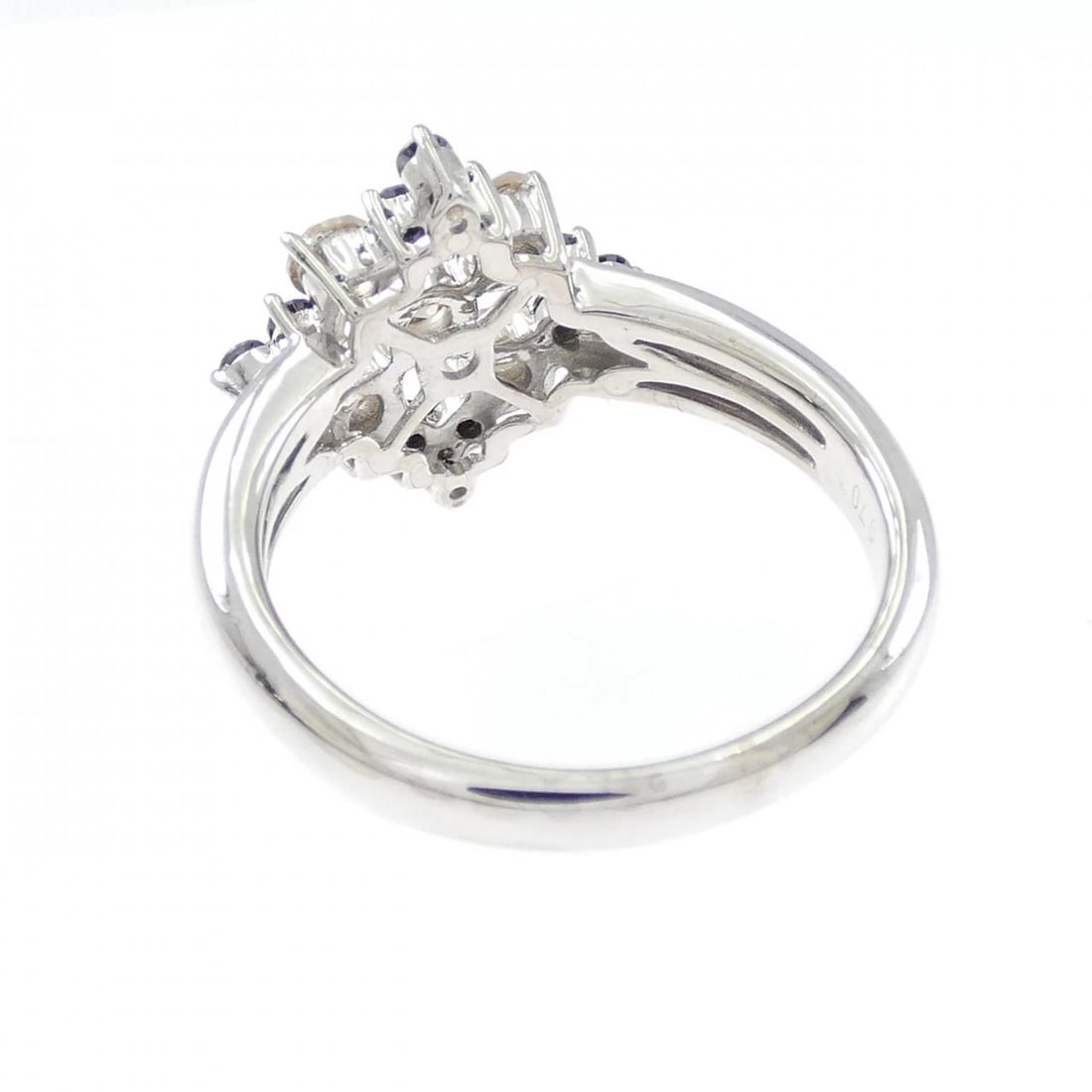 K18WG DIAMOND RING - 3
