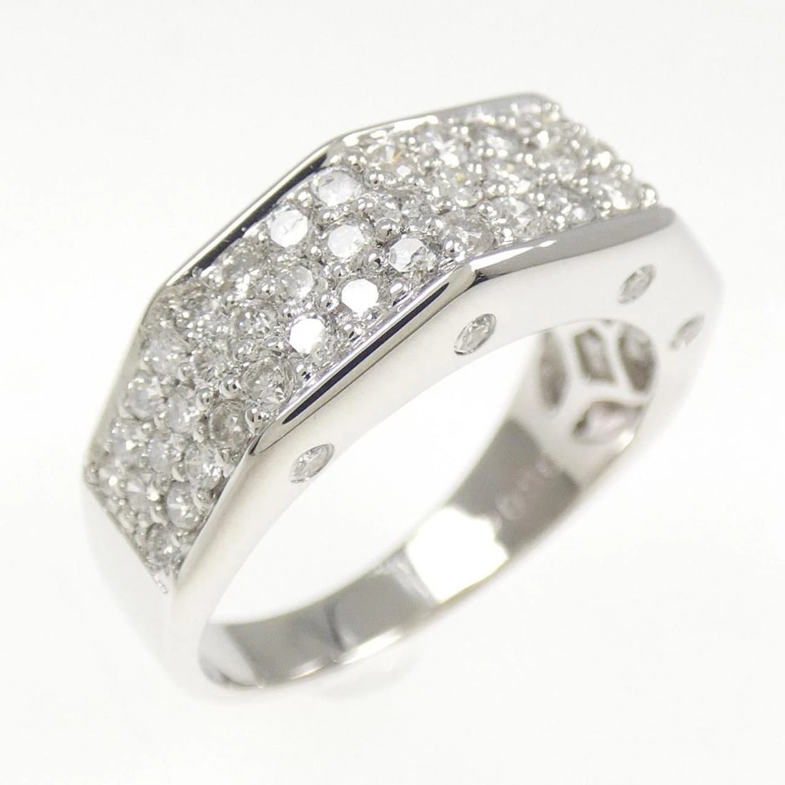 K18WG DIAMOND RING: K18WG Diamond Ring Brand: Unbranded Type: Diamond Ring Material: K18 white gold, Color: white Size: US 6 1/4 Accessories: None Accessories Notice: When purchasing pre-owned goods, please r