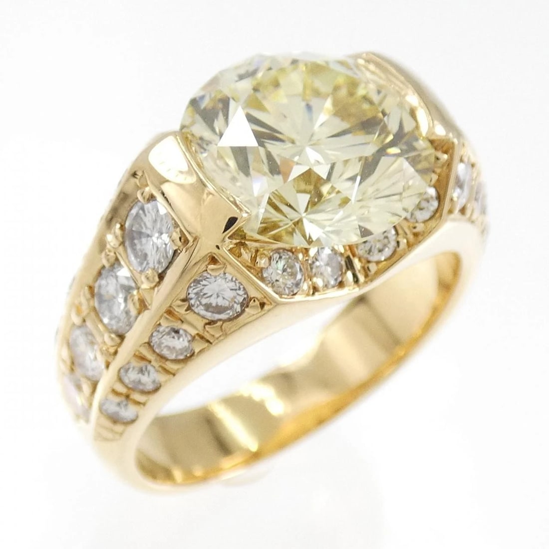 K18YG DIAMOND RING (1 of 2)
