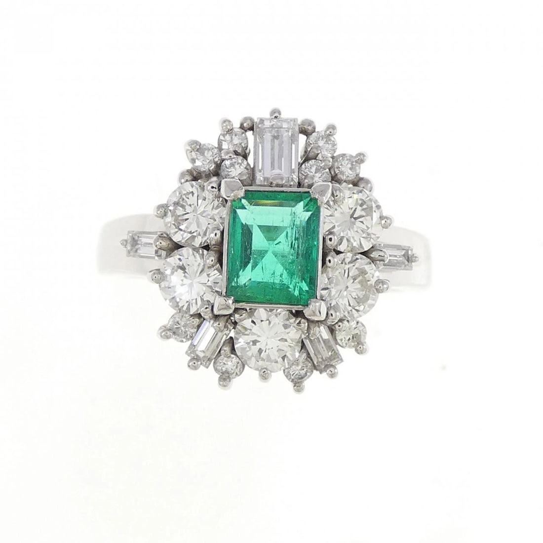PT900 EMERALD RING - 2