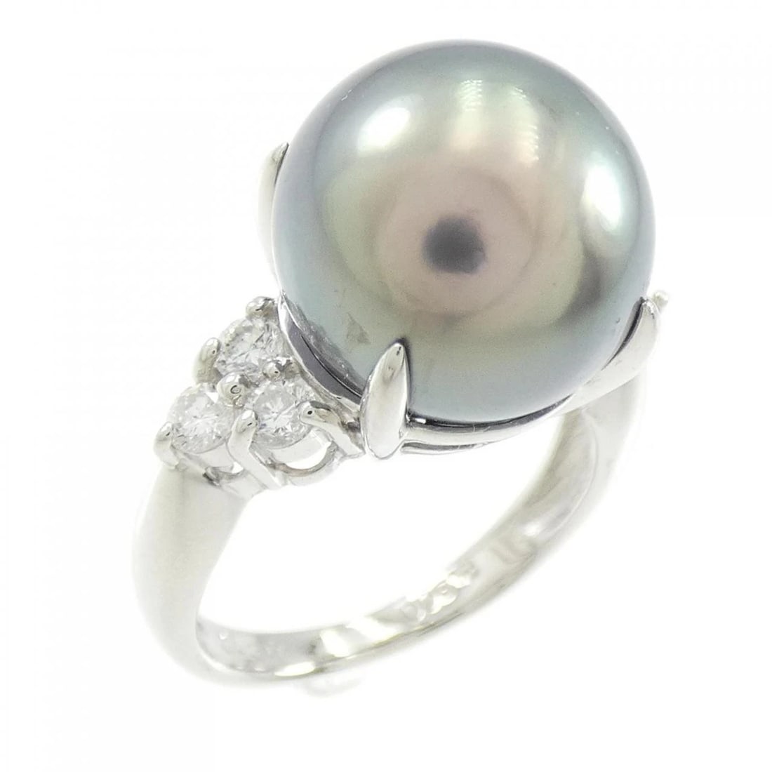 PT900 BLACK PEARL RING: PT900 Black pearl ring Brand: Unbranded Type: Black pearl ring Material: PT900, Main Stone/Creation natural Color: platinum Size: US 5.5 Accessories: None Accessories Notice: When purchasing