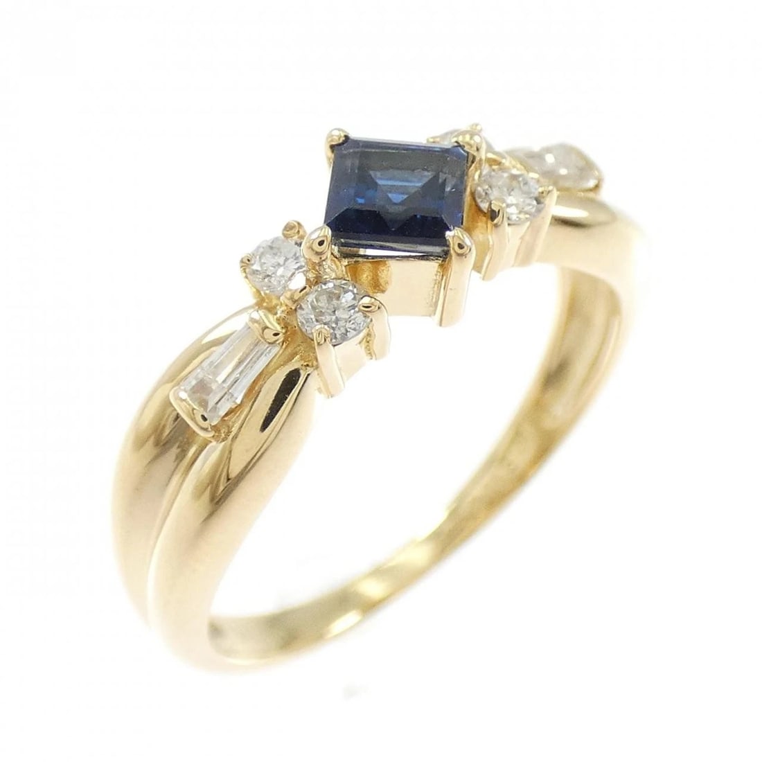 K18YG SAPPHIRE RING: K18YG Sapphire Ring Brand: Unbranded Type: Sapphire Ring Material: K18YG, Main Stone/Creation Sapphire Color: yellow Size: US 5.5 Accessories: None Accessories Notice: When purchasing