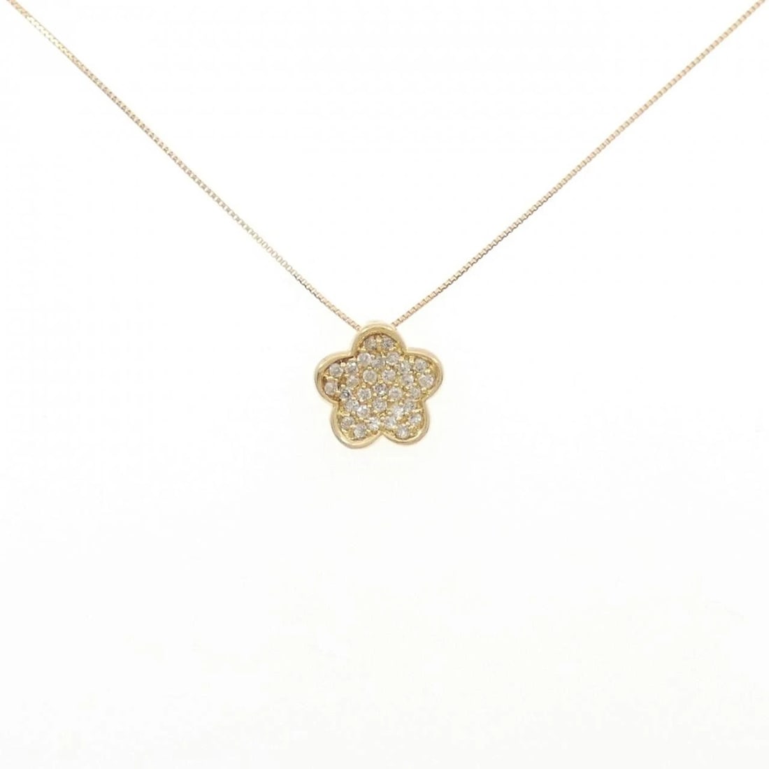 K18YG FLOWER DIAMOND NECKLACE: K18YG Flower Diamond Necklace Brand: Unbranded Type: Diamond Necklace Material: K18YG, Color: yellow Size: Actual Size Pendant length approx. x width approx.: 11.0mmx11.2mm Chain maximum width