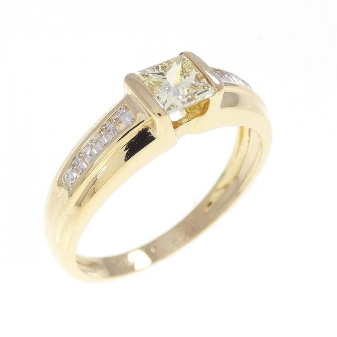 18K YELLOW GOLD DIAMOND RING: 18K Yellow Gold Diamond Ring Brand: Unbranded Type: Diamond Ring Material: K18YG, Color: yellow Size: US 6 1/4 Accessories: None Accessories Notice: When purchasing pre-owned goods, please