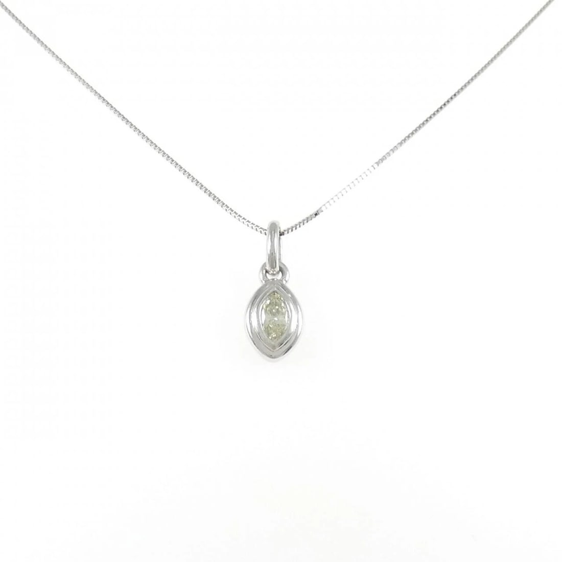 PT/PT850 DIAMOND NECKLACE: PT/PT850 Diamond Necklace Brand: Unbranded Type: Diamond Necklace Material: PT/PY850, Color: platinum Size: Actual Size Pendant length approx. x width approx.: 18.1mmx7.4mm Chain maximum width app