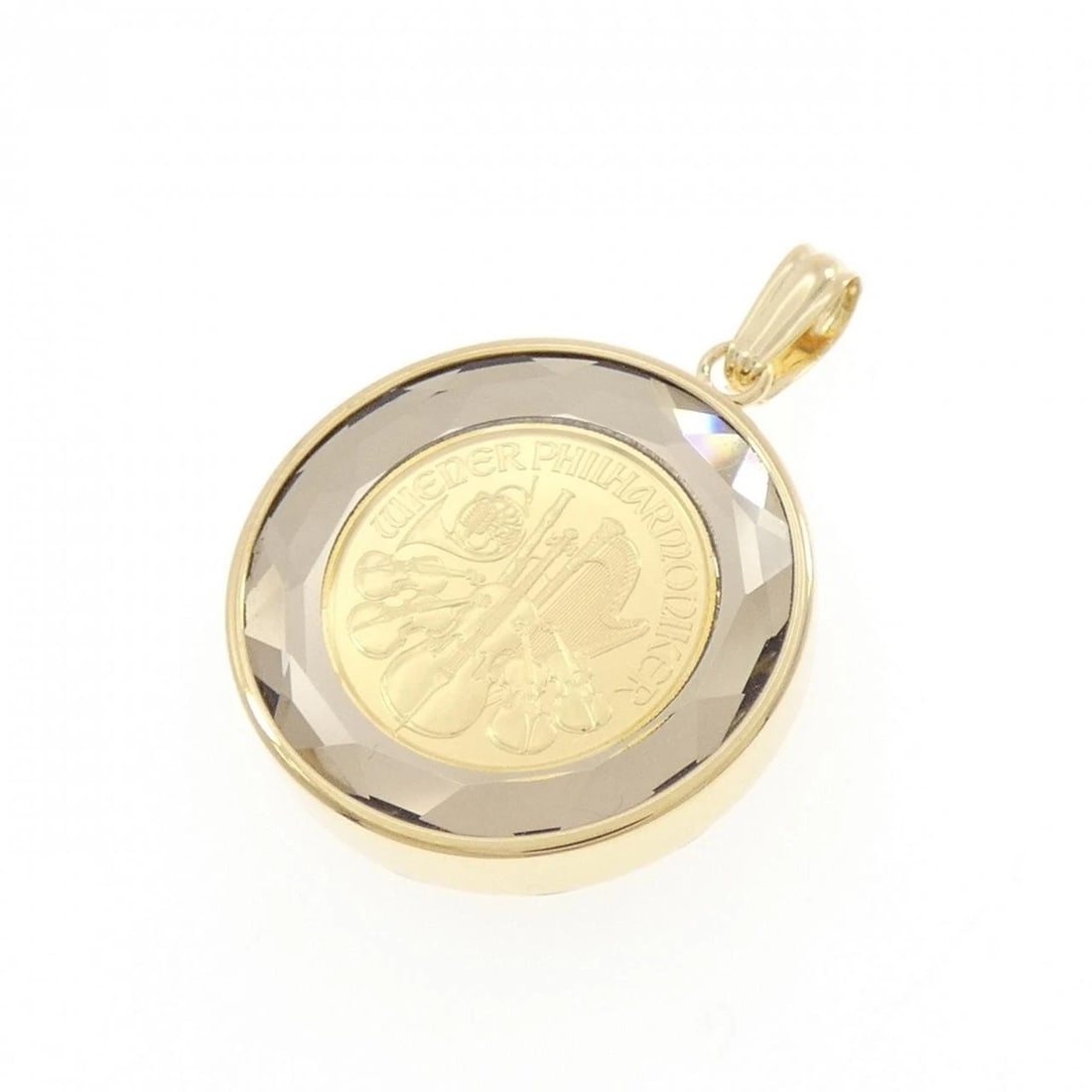 K18YG (FRAME) COIN PENDANT: K18YG (frame) coin pendant Brand: Unbranded Type: Coin Material: K18YG, Color: yellow Size: Actual Size Approximate dimensions (height x width): 27.4cm x 19.2cm Accessories: None Accessori