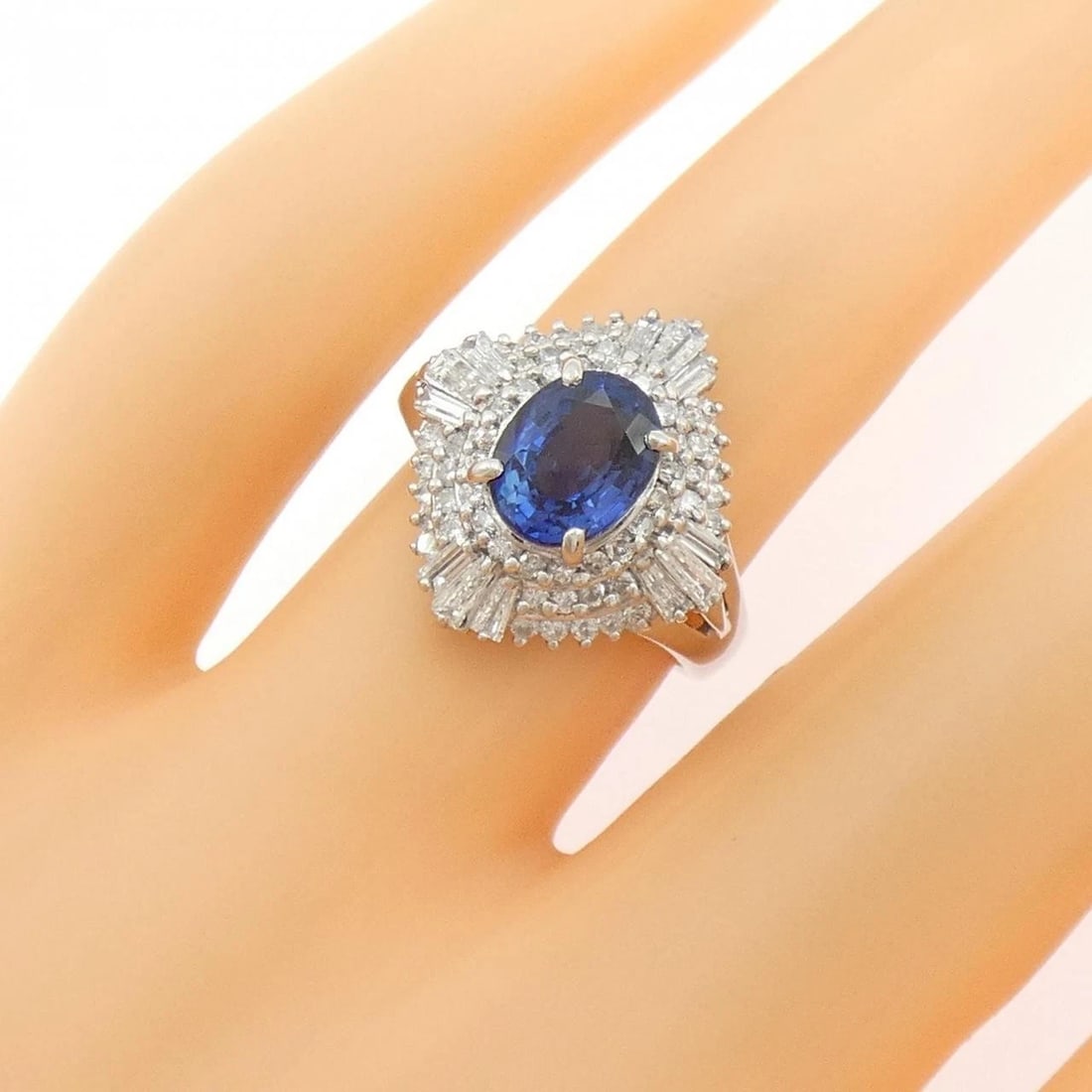 PT900 SAPPHIRE RING - 4