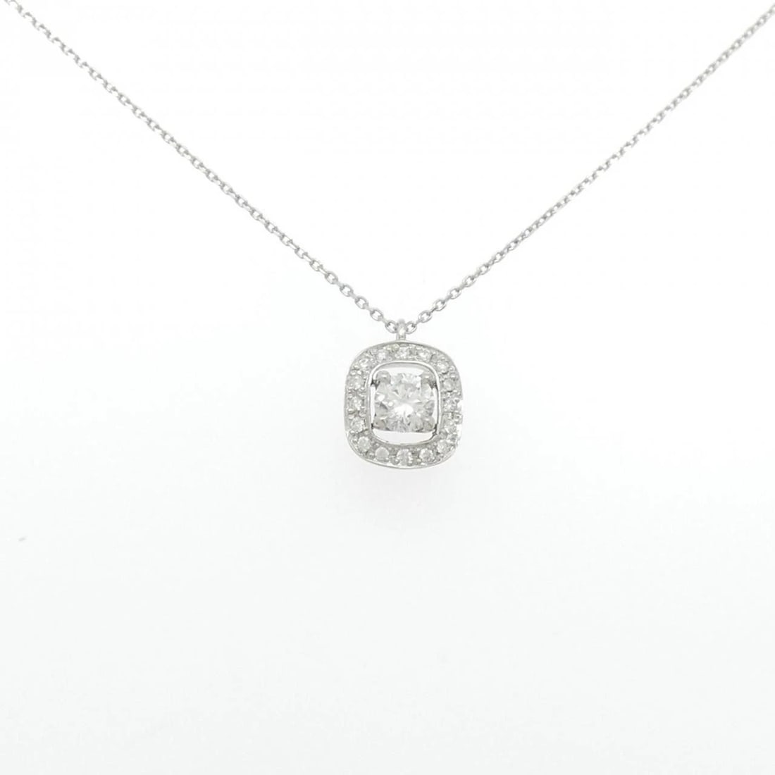 PT900/PT850 DIAMOND NECKLACE: PT900/PT850 Diamond Necklace Brand: Unbranded Type: Diamond Necklace Material: PT900/PT850, Color: platinum Size: Actual Size Pendant length approx. x width approx.: 11.4mmx8.6mm Chain maximum