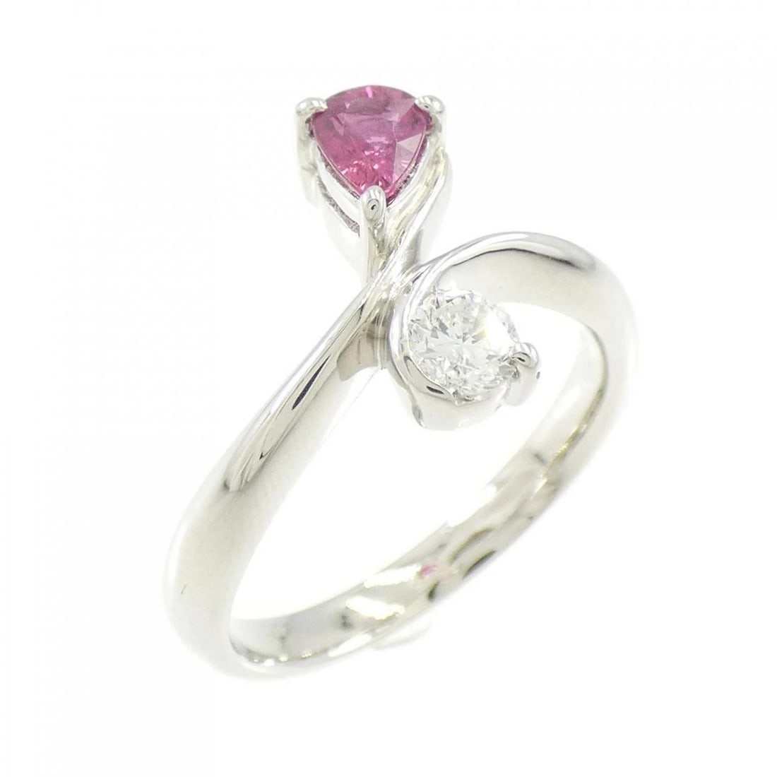PT RUBY RING: PT Ruby Ring Brand: Unbranded Type: Ruby Ring Material: PT, Main Stone/Creation Ruby Color: platinum Size: US 6 1/4 Accessories: None Accessories Notice: When purchasing pre-owned goods,