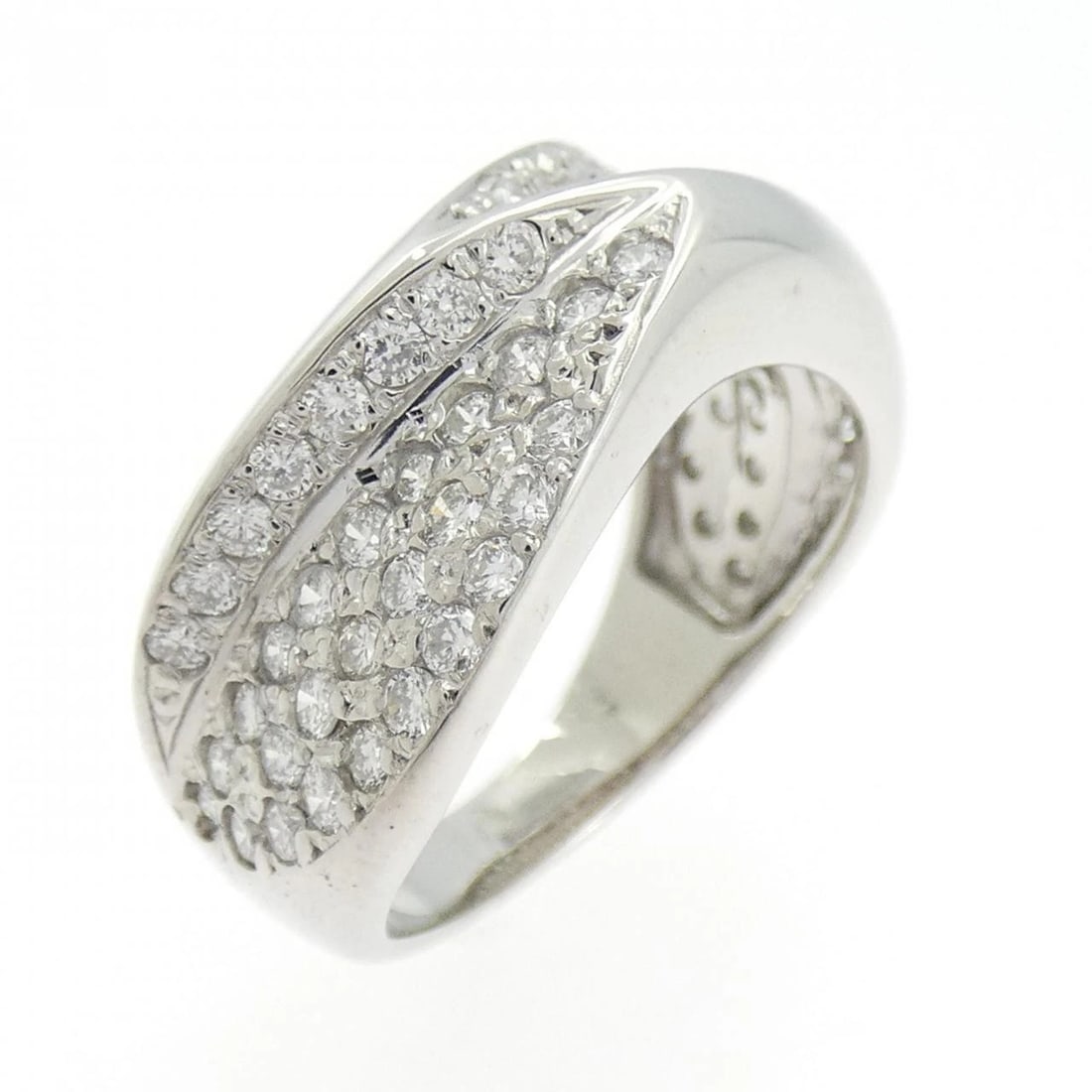 K18WG DIAMOND RING: K18WG Diamond Ring Brand: Unbranded Type: Diamond Ring Material: K18WG, Color: white Size: US 6 1/4 Accessories: None Accessories Notice: When purchasing pre-owned goods, please refer to t