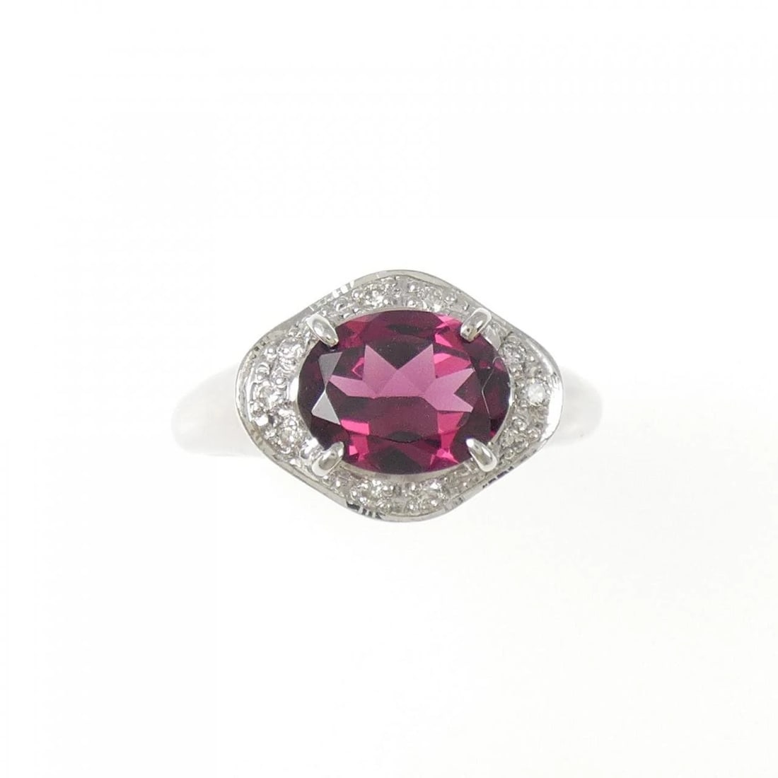 PT900 GARNET RING - 2