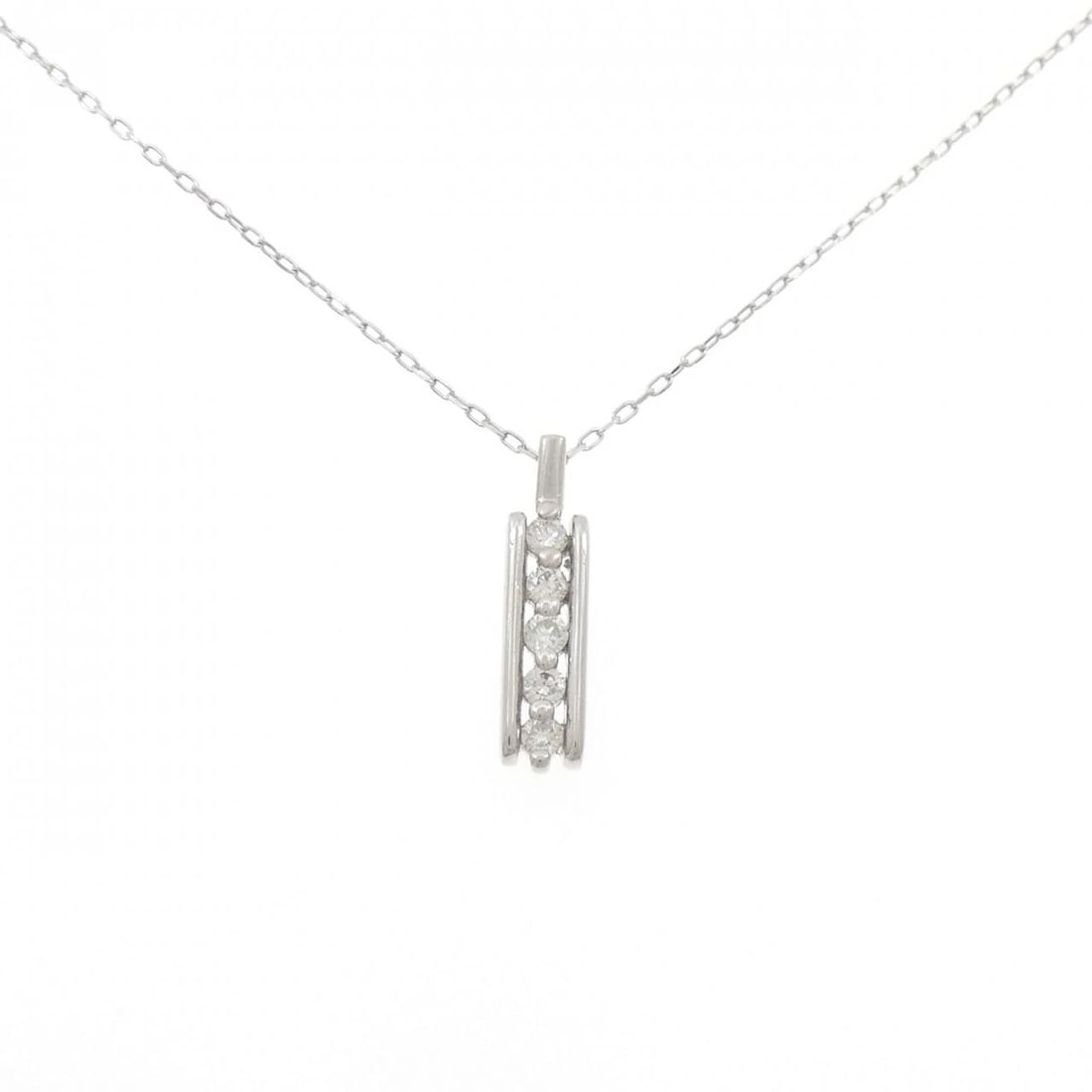 PT900/PT850 DIAMOND NECKLACE: PT900/PT850 Diamond Necklace Brand: Unbranded Type: Diamond Necklace Material: Platinum900/850, Main Stone/Creation Natural Color: Platinum Size: Actual Size Pendant length approx. x width