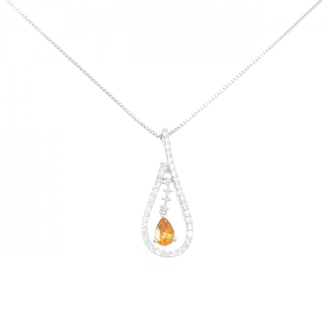 PT GARNET NECKLACE: PT Garnet Necklace Brand: Unbranded Type: Garnet Necklace Material: Platinum, Main Stone/Creation Garnet Color: Platinum Size: Actual Size Pendant length approx. x width approx.: 26.2mmx10.3mm