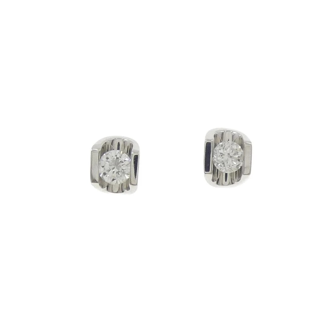 750WG DIAMOND PIERCE: 750WG Diamond Pierce Brand: Unbranded Type: Diamond Pierce/Earring Material: 750 white gold, Main Stone/Creation Natural Color: white gold Size: Actual Size Approx. height x width: 5.4mm x