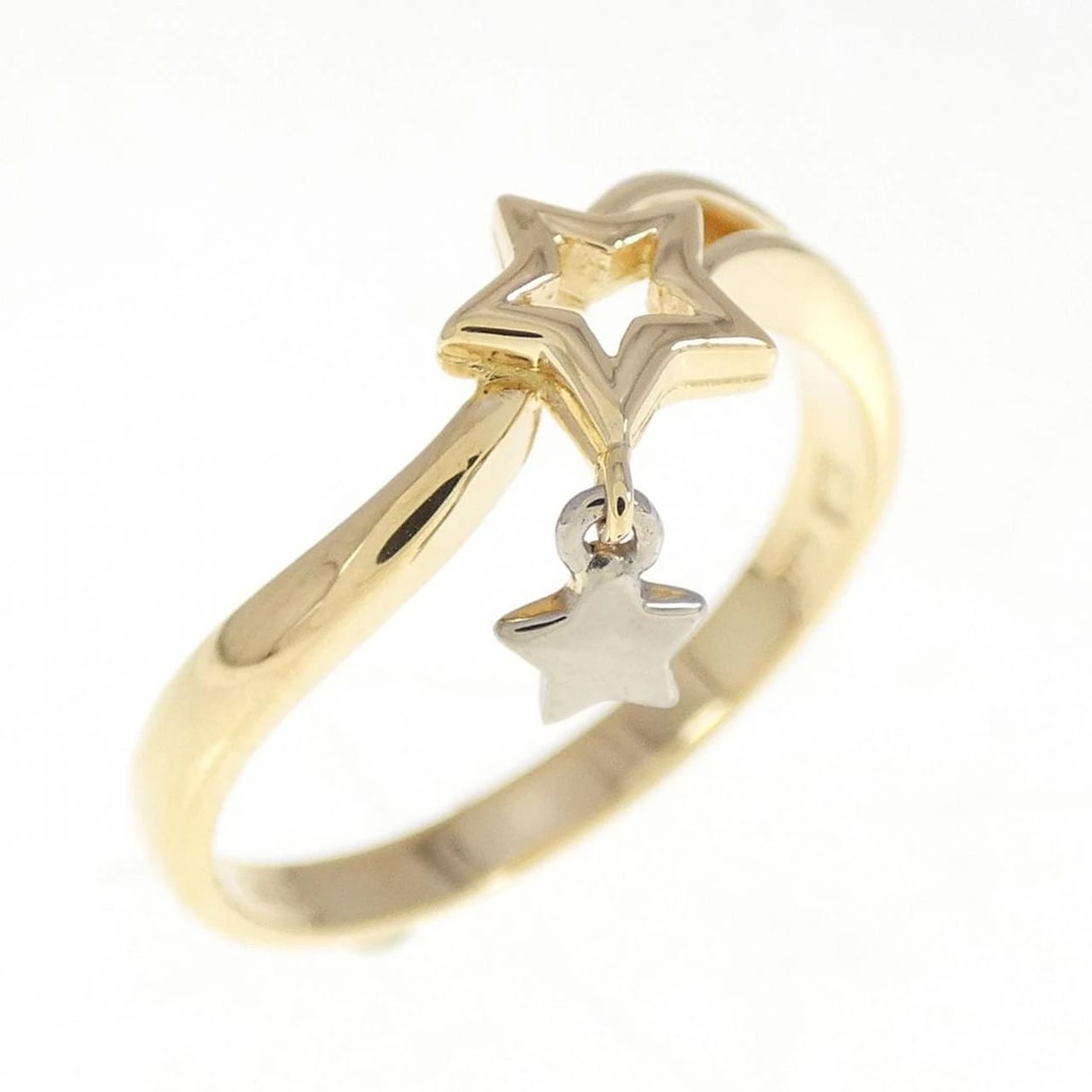 K18YG/K18WG STAR RING: K18YG/K18WG Star Ring Brand: Unbranded Type: Ring Material: 18K Yellow Gold/18K White Gold, Color: white gold Yellow Gold Size: 6 US Accessories: None Accessories Notice: When purchasing p