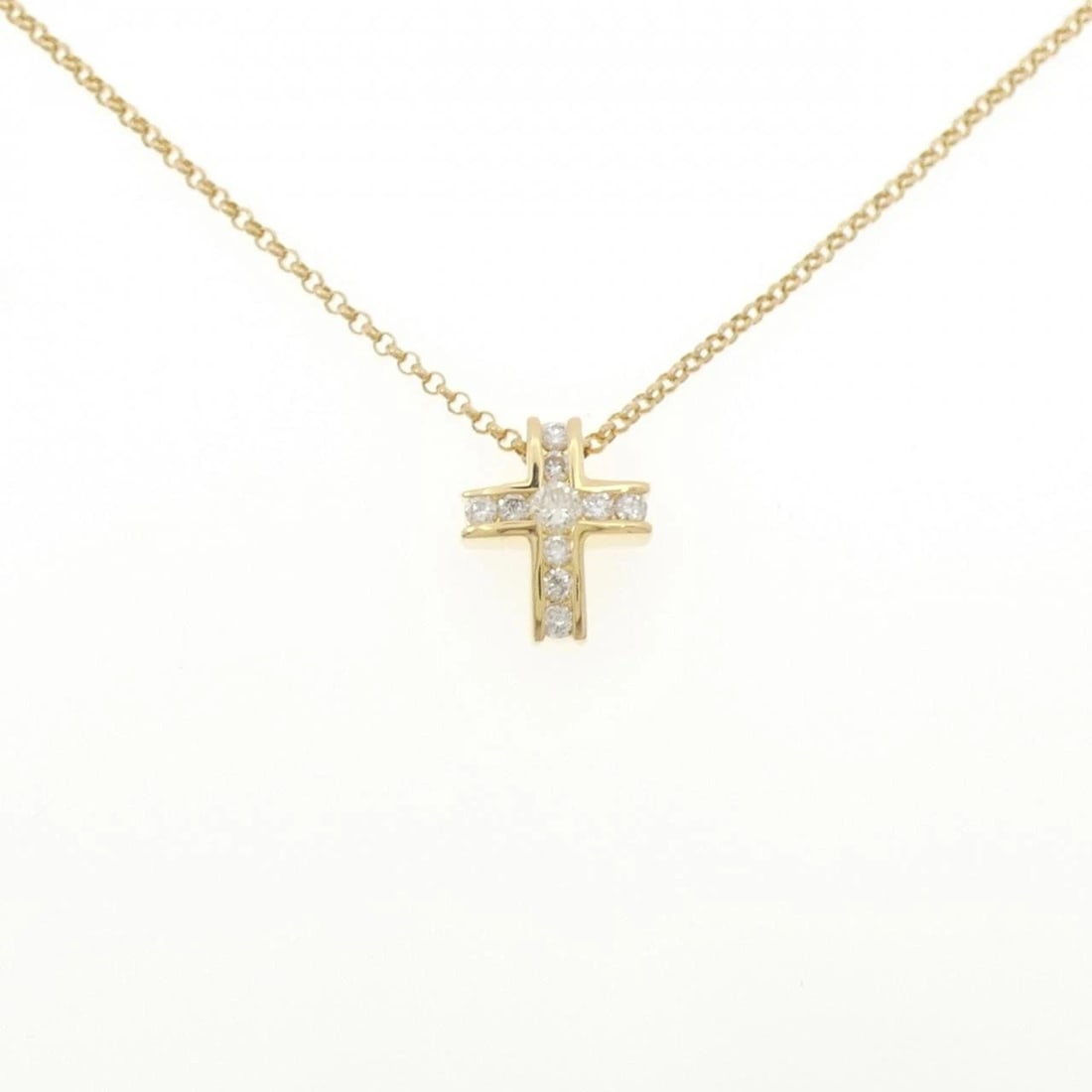 K18YG CROSS DIAMOND NECKLACE: K18YG Cross Diamond Necklace Brand: Unbranded Type: Diamond Necklace Material: K18 yellow gold, Main Stone/Creation Natural Color: Yellow Gold Size: Actual Size Pendant length approx. x width