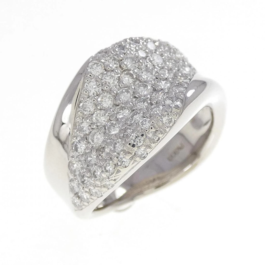 PT900 PAVE DIAMOND RING: PT900 Pave Diamond Ring Brand: Unbranded Type: Diamond ring Material: Platinum900, Color: Platinum Size: US 5 1/4 Accessories: None Accessories Notice: When purchasing pre-owned goods, ple