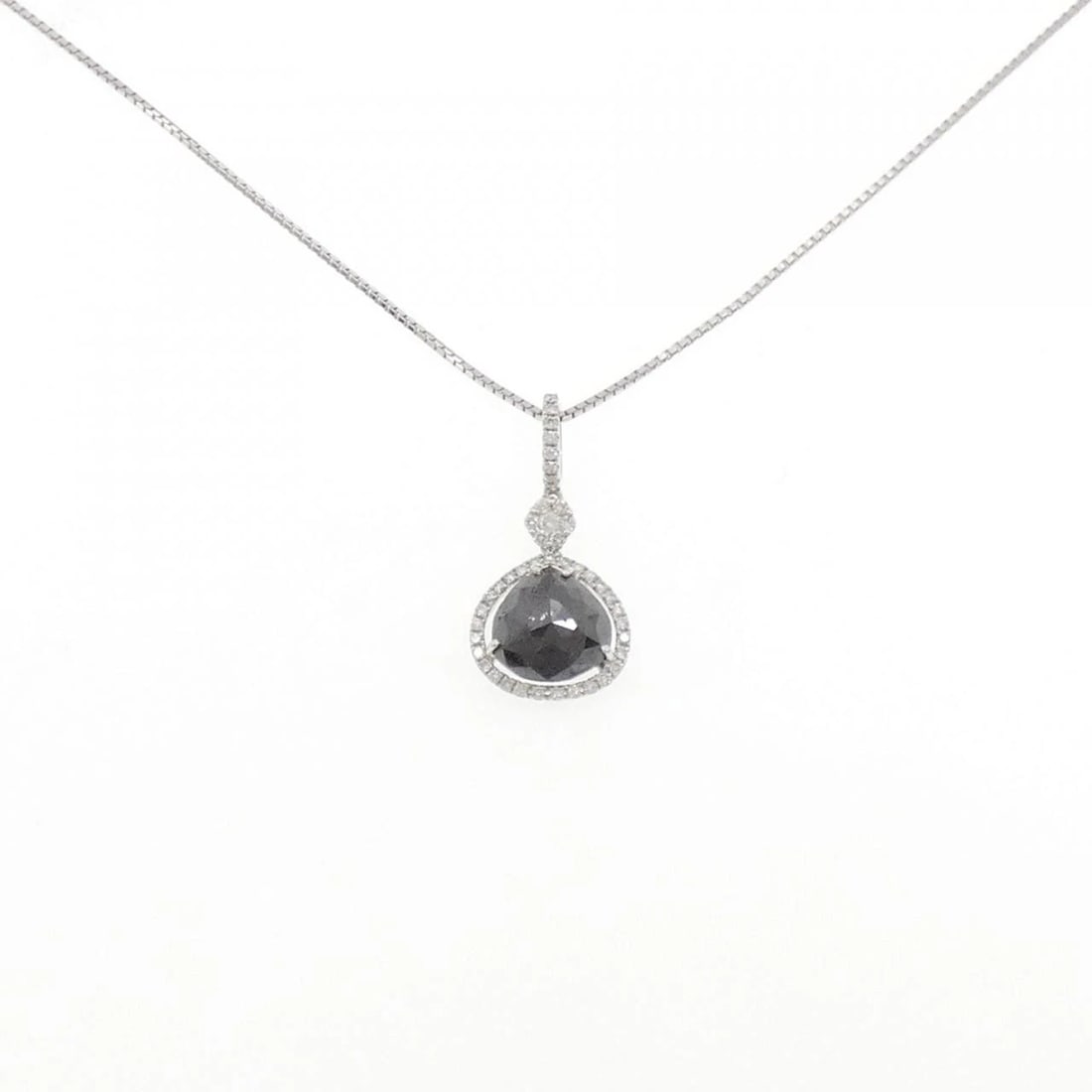 K18WG DIAMOND NECKLACE: K18WG Diamond Necklace Brand: Unbranded Type: Diamond Necklace Material: K18 white gold, Color: white gold Size: 51cm,Actual Size Pendant length approx. x width approx.: 26.4mmx13.2mm Chain