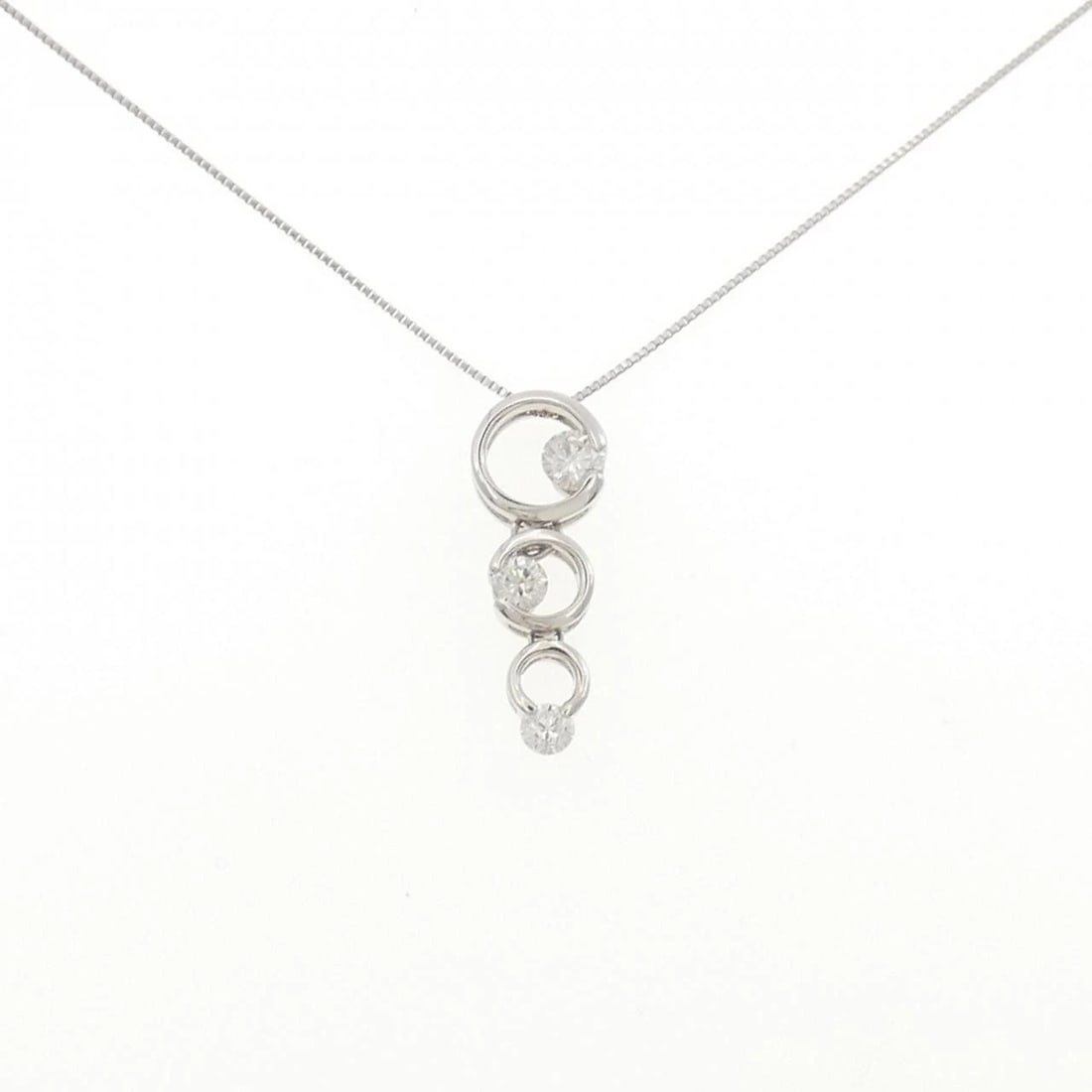 PT900/PT850 DIAMOND NECKLACE (1 of 3)