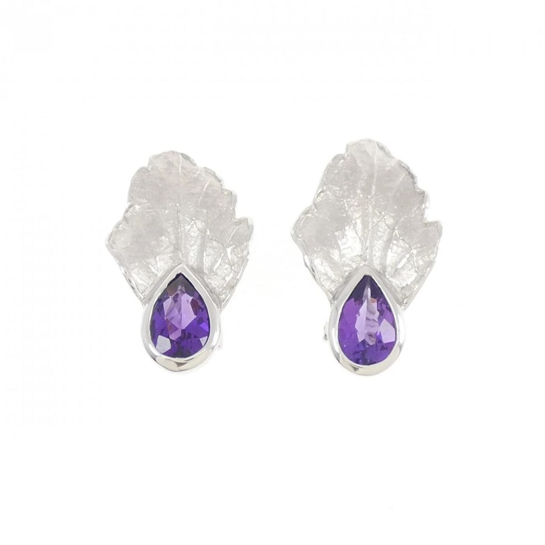 K18WG/K14WG AMETHYST PIERCE/EARRING: K18WG/K14WG Amethyst Pierce/Earring Brand: Unbranded Type: Amethyst Pierce/Earring Material: K18WhiteGold / K14WhiteGold, Color: white gold Size: Actual Size Approx. length x width: 22.2mm x