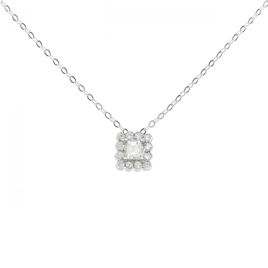 750WG DIAMOND NECKLACE: 750WG Diamond Necklace Brand: Unbranded Type: Diamond Necklace Material: 750 white gold, Color: yellow gold Size: 41cm,Actual Size Pendant length approx. x width approx.: 8.0mmx7.6mm Chain