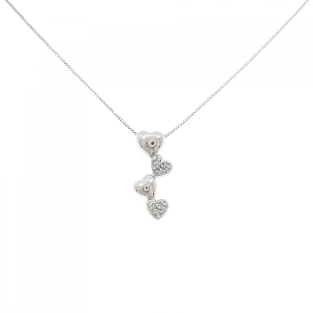 K18WG HEART DIAMOND NECKLACE: K18WG Heart Diamond Necklace Brand: Unbranded Type: Diamond Necklace Material: K18 white gold, Color: white Size: 45cm Actual Size Pendant length approx. x width approx.: 17.2mmx8.1mm Chain