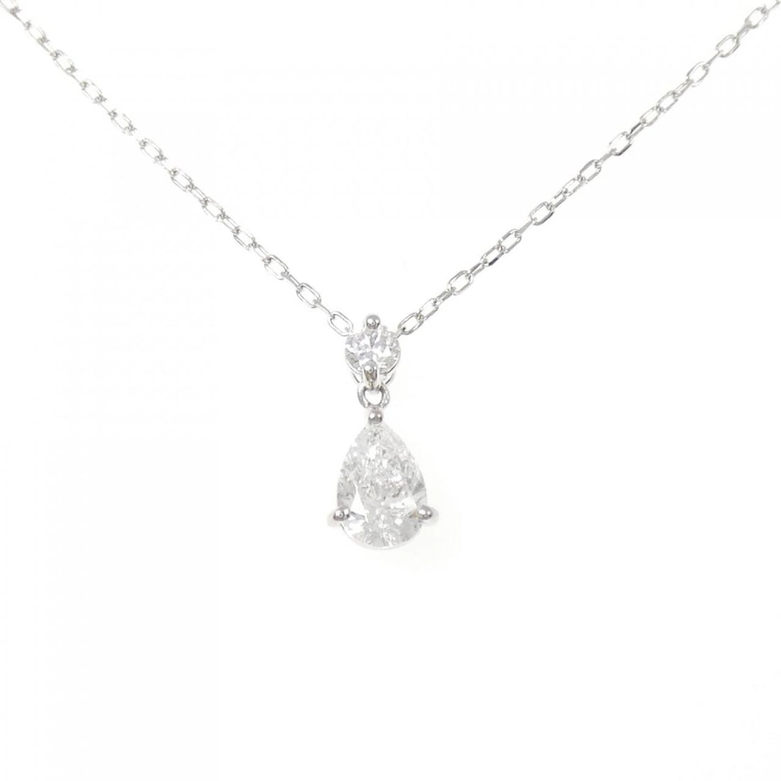 PT900/PT850 DIAMOND NECKLACE: PT900/PT850 Diamond Necklace Brand: Unbranded Type: Necklace Material: Platinum900/Platinum850, Color: NONE Size: 40cm Actual Size Pendant length approx. x width approx.: 12.1mmx5.6mm Chain