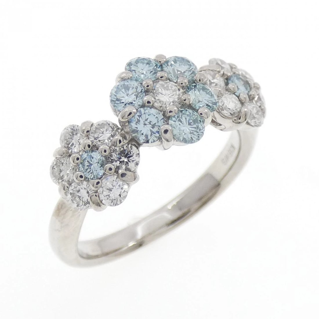 K18WG FLOWER DIAMOND RING: K18WG Flower Diamond Ring Brand: Unbranded Type: Diamond Ring Material: K18 white gold, Color: white Size: US 6 1/4 Accessories: None Accessories Notice: When purchasing pre-owned goods,