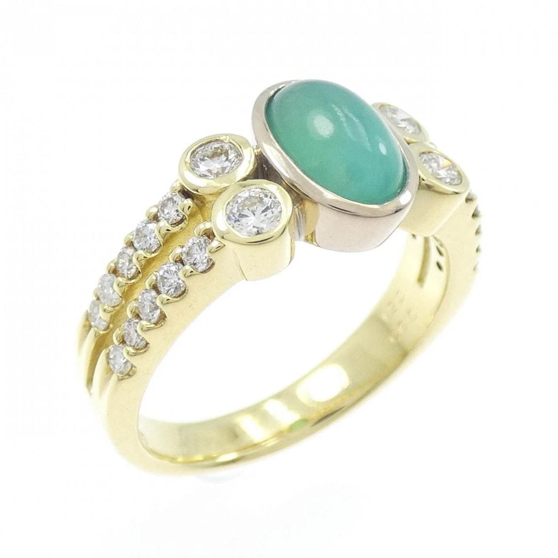 K18YG/K18WG OPAL RING: K18YG/K18WG Opal Ring Brand: Unbranded Type: Opal Ring Material: 18K Yellow Gold/18K White Gold, Main Stone/Creation Opal Color: yellow,white Size: US 6 1/2 Accessories: None Accessories N