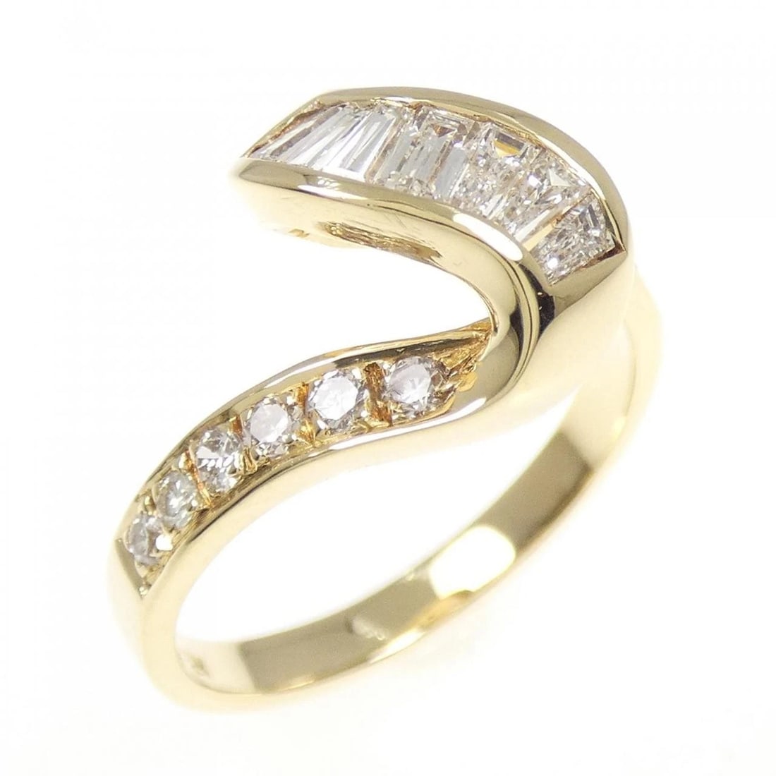 750YG DIAMOND RING: 750YG diamond ring Brand: Unbranded Type: Diamond Ring Material: 750 yellow gold, Color: yellow Size: US 6 1/4 Accessories: None Accessories Notice: When purchasing pre-owned goods, please