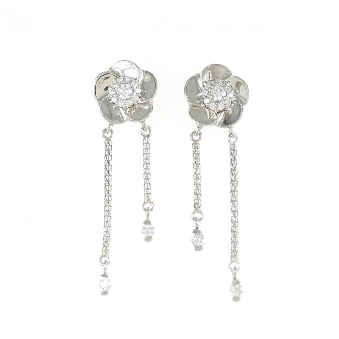 PT850/PT900 FLOWER DIAMOND PIERCE: PT850/PT900 Flower Diamond Pierce Brand: Unbranded Type: Diamond Pierce/Earring Material: Platinum900/Platinum850, Color: NONE Size: Actual Size Approx. height x width: 37.9mm x 10.6mm Accessorie