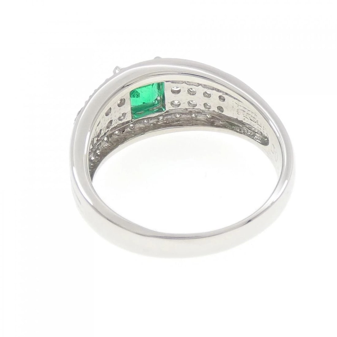 PT900 EMERALD RING - 3