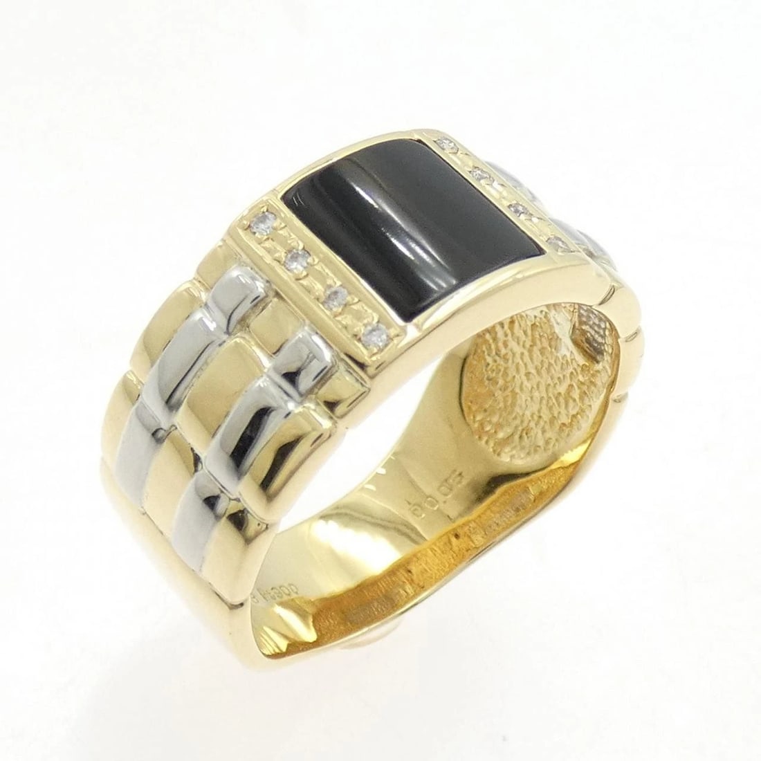 K18YG/PT900 ONYX RING: K18YG/PT900 Onyx Ring Brand: Unbranded Type: Onyx ring Material: K18YG/PT900, Main Stone/Creation Onyx Color: yellow Size: US 12.5 Accessories: None Accessories Notice: When purchasing