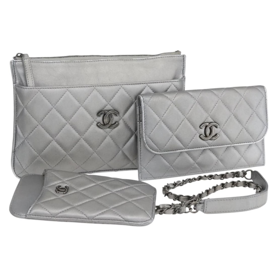 CHANEL MATELASSE CHAIN SHOULDER BAG LAMB: CHANEL Matelasse Chain Shoulder Bag Lamb Brand: CHANEL Type: Shoulder Bag Material: Lamb Skin Color: Silver Size: W9.4 x H6.3inch(Approx) Shoulder Drop:20.9inch(Approx) Accessories: None A
