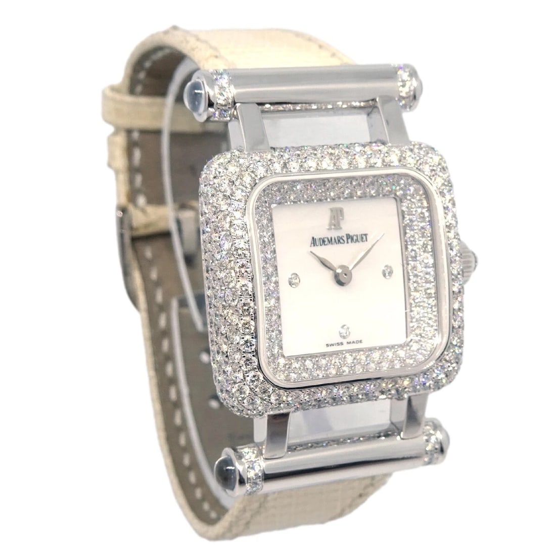 AUDEMARS PIGUET WATCH 18KWG DIAMOND: Audemars Piguet Watch 18KWG Diamond Brand: Audemars Piguet Type: Wristwatch Material: Band Material Leather, Case Material 18KWG Color: Band Color White, Dial Color White Case Color Silver 