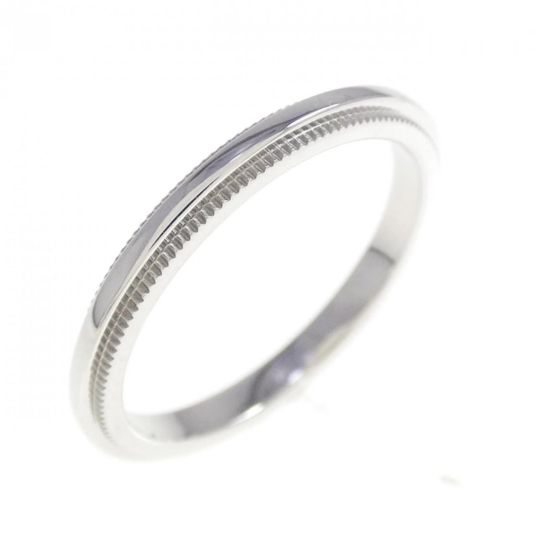 TIFFANY & CO. MILGRAIN RING: TIFFANY & Co. Milgrain Ring Brand: TIFFANY&Co. Type: Ring Material: Platinum950, Color: Platinum Size: US 5.5 Accessories: None Accessories Notice: When purchasing pre-owned goods, please