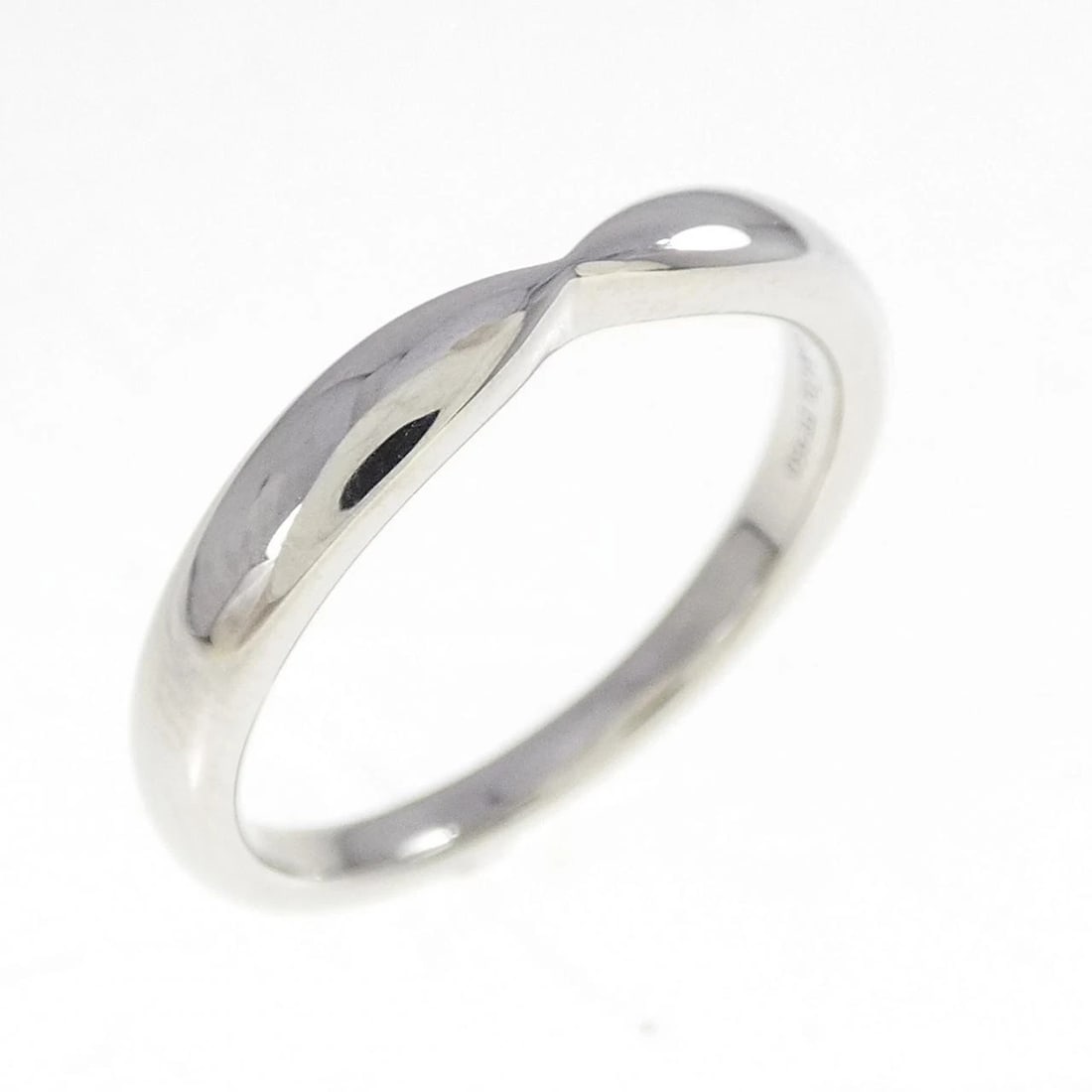 TIFFANY & CO. HARMONY RING: TIFFANY & Co. Harmony Ring Brand: TIFFANY&Co. Type: Ring Material: Platinum950, Color: Platinum Size: US 5 1/4 Accessories: None Accessories Notice: When purchasing pre-owned goods, please