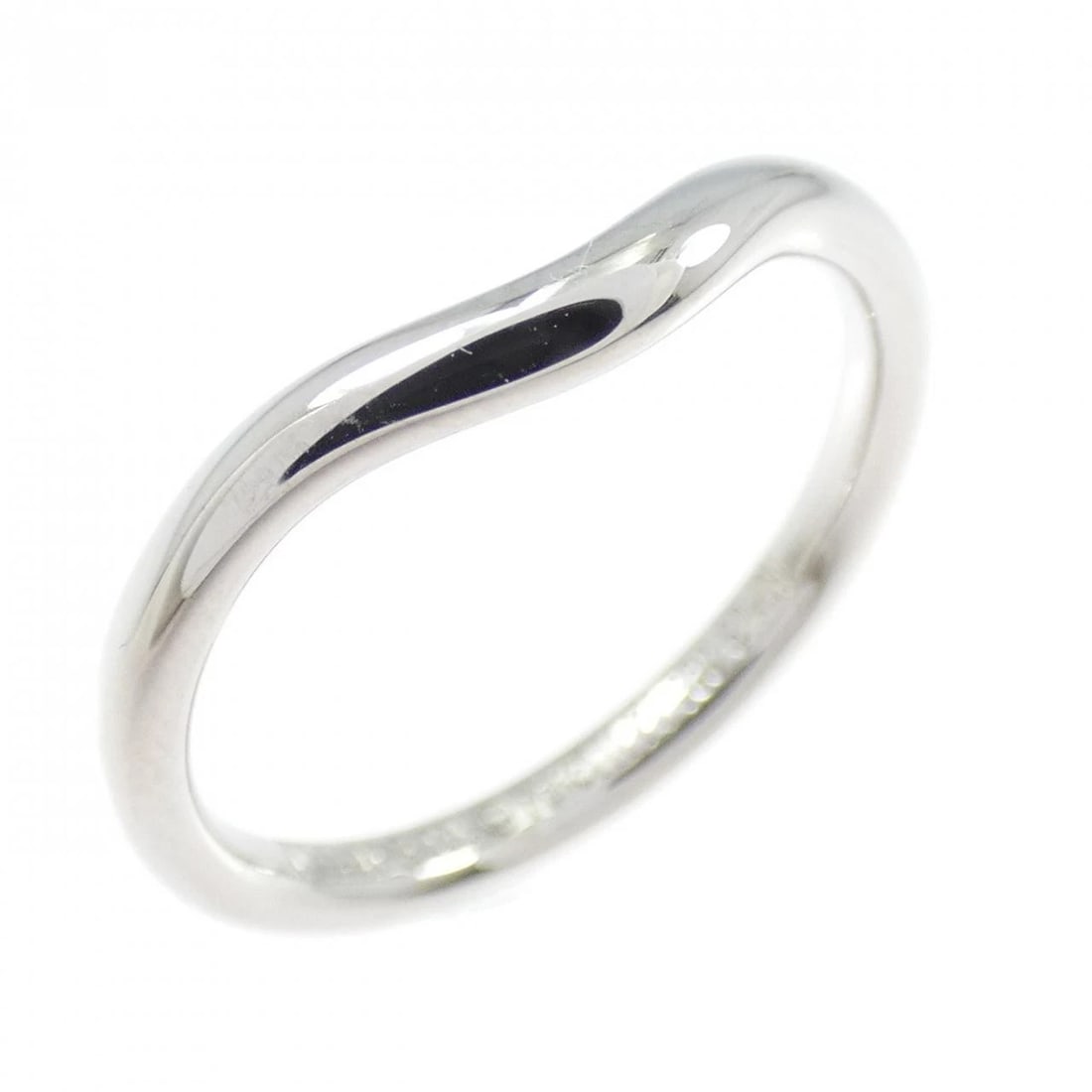 TIFFANY&CO. CURVED RING: TIFFANY&Co. Curved Ring Brand: TIFFANY&Co. Type: Ring Material: Platinum950, Color: Platinum Size: US 5 Accessories: None Accessories Notice: When purchasing pre-owned goods, please refer