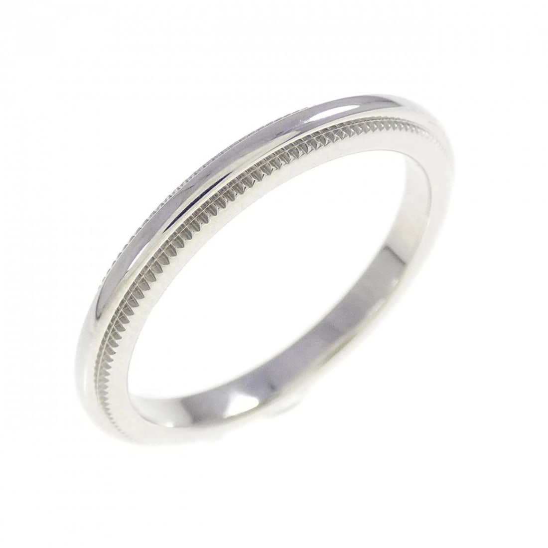 TIFFANY & CO. MILGRAIN RING: TIFFANY & Co. Milgrain Ring Brand: TIFFANY&Co. Type: Ring Material: Platinum950, Color: Platinum Size: US 4 Accessories: None Accessories Notice: When purchasing pre-owned goods, please refer