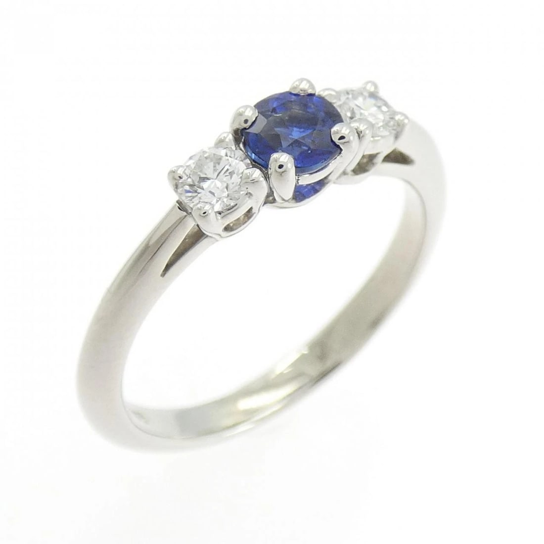 TIFFANY & CO. SAPPHIRE RING: TIFFANY & Co. Sapphire Ring Brand: TIFFANY&Co. Type: Ring Material: Platinum950, Main Stone/Creation Sapphire Secondary Stone Natural Color: Platinum Size: US 6 1/4 Accessories: None