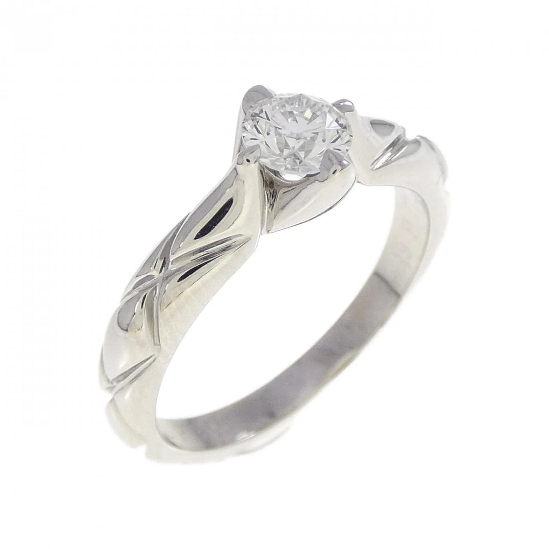 CHANEL MATELASSE RING: Chanel Matelasse Ring Brand: CHANEL Type: Ring Material: Platinum950, Main Stone/Creation Natural Color: F Size: US 4 Accessories: None Accessories Notice: When purchasing pre-owned goods,
