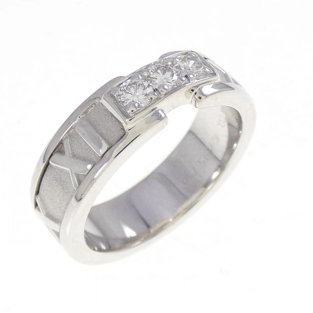 TIFFANY&CO. ATLAS RING: TIFFANY&Co. Atlas Ring Brand: TIFFANY&Co. Type: Ring Material: 750 white gold, Color: white Size: US 5.5 Accessories: None Accessories Notice: When purchasing pre-owned goods, please refer to
