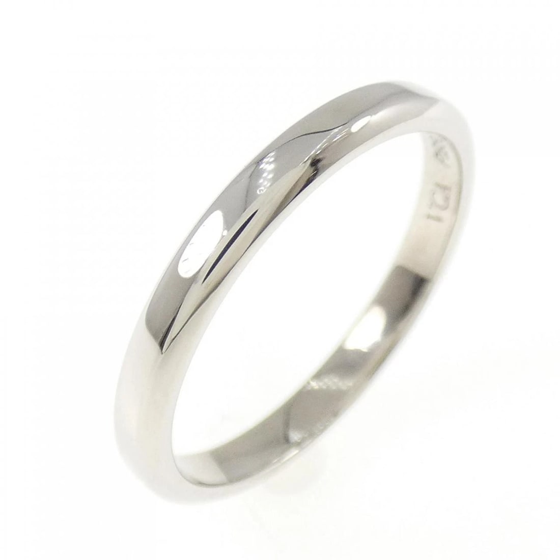 VAN CLEEF & ARPELS RING: Van Cleef & Arpels Ring Brand: Van Cleef & Arpels Type: Ring Material: pt750, Color: pt Size: US 6 1/4 Accessories: None Accessories Notice: When purchasing pre-owned goods, please refer t