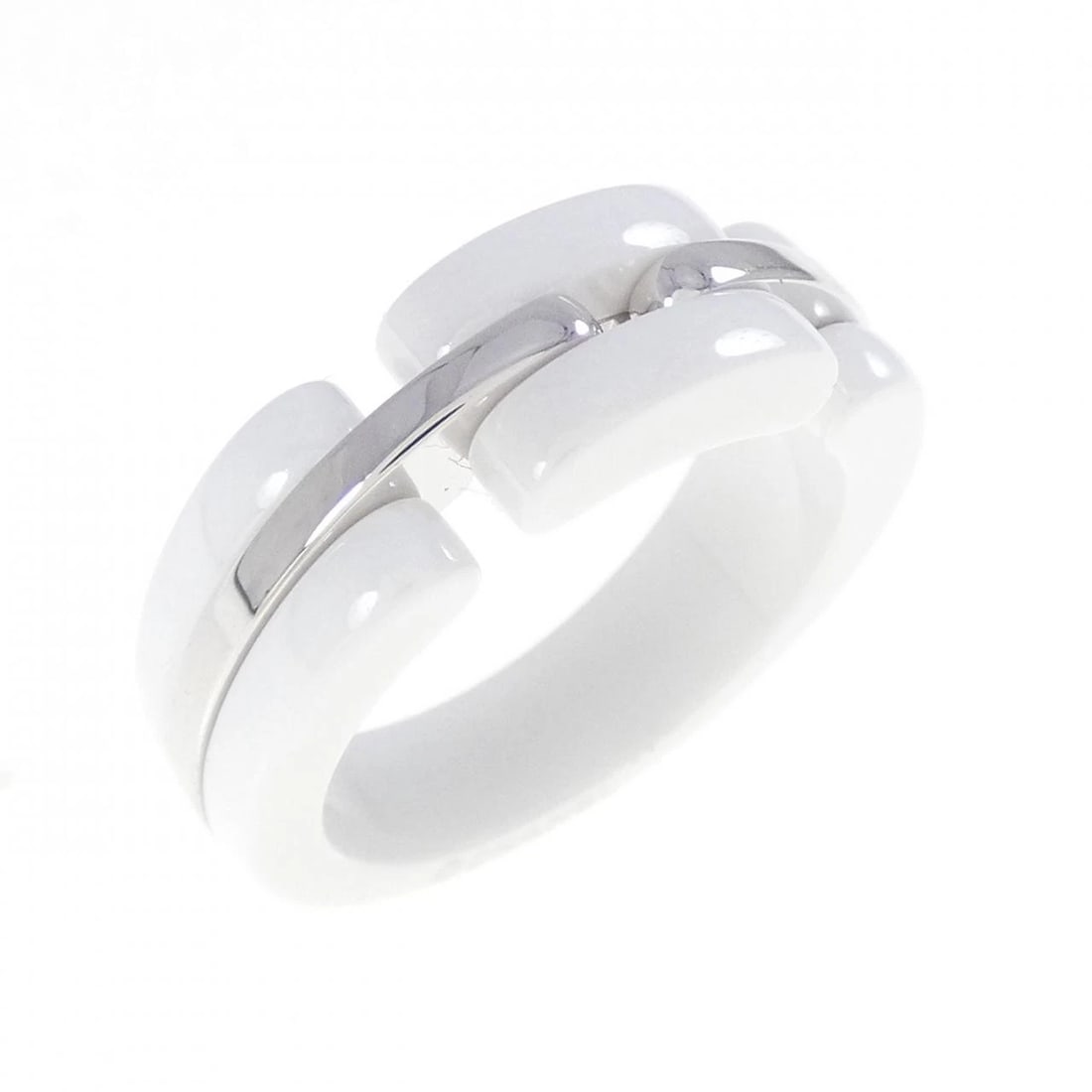 CHANEL ULTRA COLLECTION MEDIUM RING: Chanel Ultra Collection Medium Ring Brand: CHANEL Type: Ring Material: Ceramic/750WG, Color: white Size: US 6 1/4 Accessories: None Accessories Notice: When purchasing pre-owned goods, please