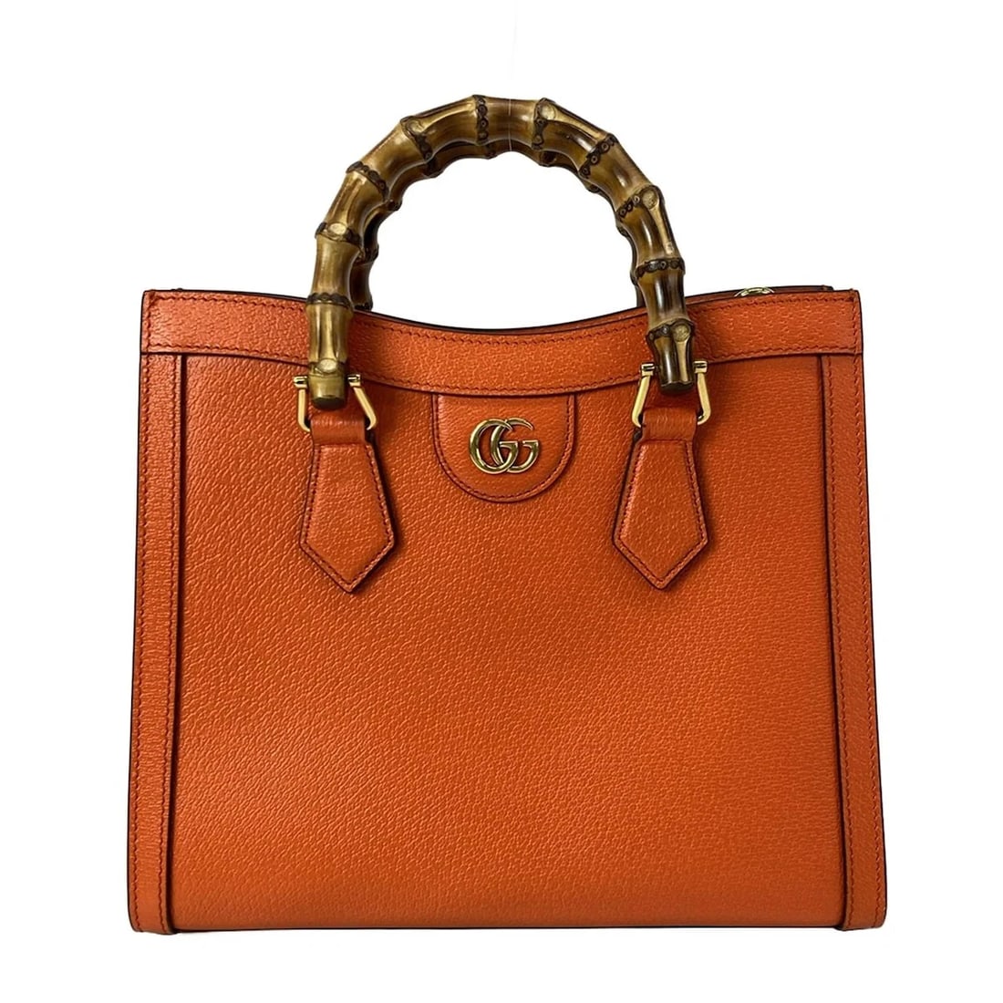 GUCCI ORANGE LEATHER HANDBAG: GUCCI Orange Leather Handbag Brand: GUCCI Type: Handbag Material: Leather Color: Orange Size: Height : 9.25 inch (23.5 cm) Width : 10.63 inch (27 cm) Depth : 3.94 inch (10 cm) Handle : 2.76 inch (