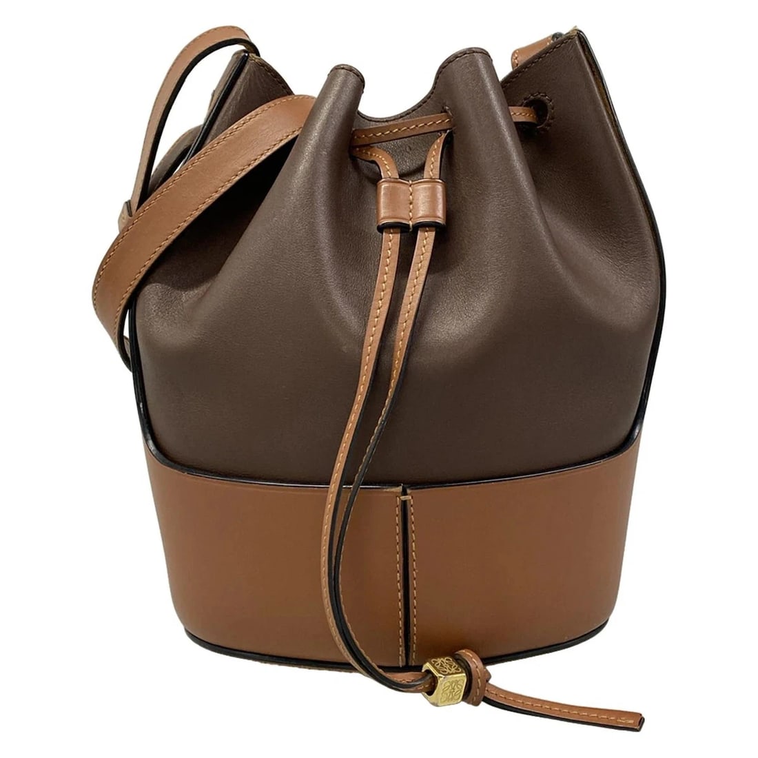 LOEWE BALLOON BAG SMALL - DARK BROWN BROWN NAPPA CALF CALF SHOULDER BAG: LOEWE Balloon Bag Small - Dark Brown Brown Nappa Calf Calf Shoulder Bag Brand: LOEWE Type: Shoulder Bag Material: Nappa Calf, Calf Color: Dark Brown, Brown Size: Height : 9.45 inch (24 cm) Width :