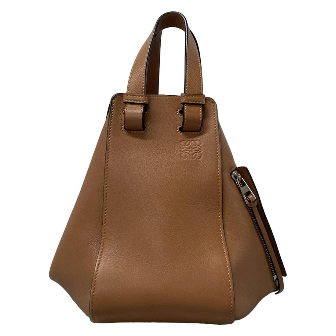 LOEWE HAMMOCK BAG SMALL - TAN (BROWN) CLASSIC CALF HANDBAG: LOEWE Hammock bag small - Tan (Brown) Classic Calf Handbag Brand: LOEWE Type: Handbag Material: Classic Calf Color: Tan (Brown) Size: Height : 9.45 inch (24 cm) Width : 4.72 inch (12 cm) - 10.83 i