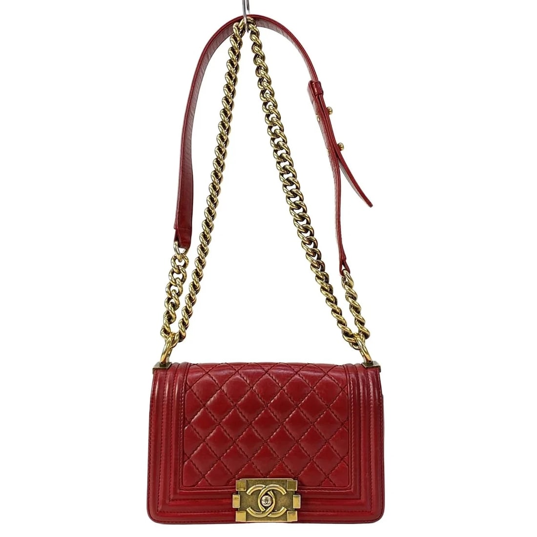 CHANEL BOY CHANEL RED CALF SKIN SHOULDER BAG: CHANEL Boy Chanel Red Calf Skin Shoulder Bag Brand: CHANEL Type: Shoulder Bag Material: Calf Skin Color: Red Size: Height : 4.92 inch (12.5 cm) Width : 7.68 (19.5 cm) Depth : 1.97 inch (5 cm) Acc