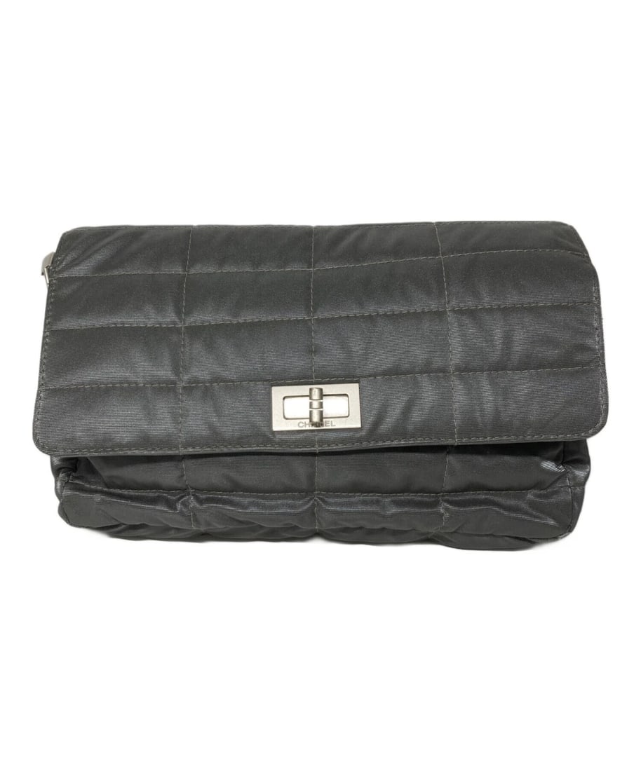 CHANEL SHOULDER BAG: CHANEL Shoulder Bag Brand: CHANEL Type: Handbag Material: none Color: Gray Size: H:16cm / W:23cm / D:4cm Accessories: None Accessories Notice: When purchasing pre-owned goods, please refer to